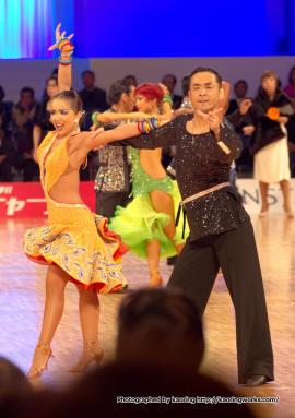 新井健伊稚・由紀子組